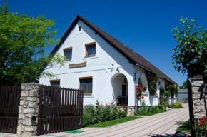 Bánóporta, Köveskál